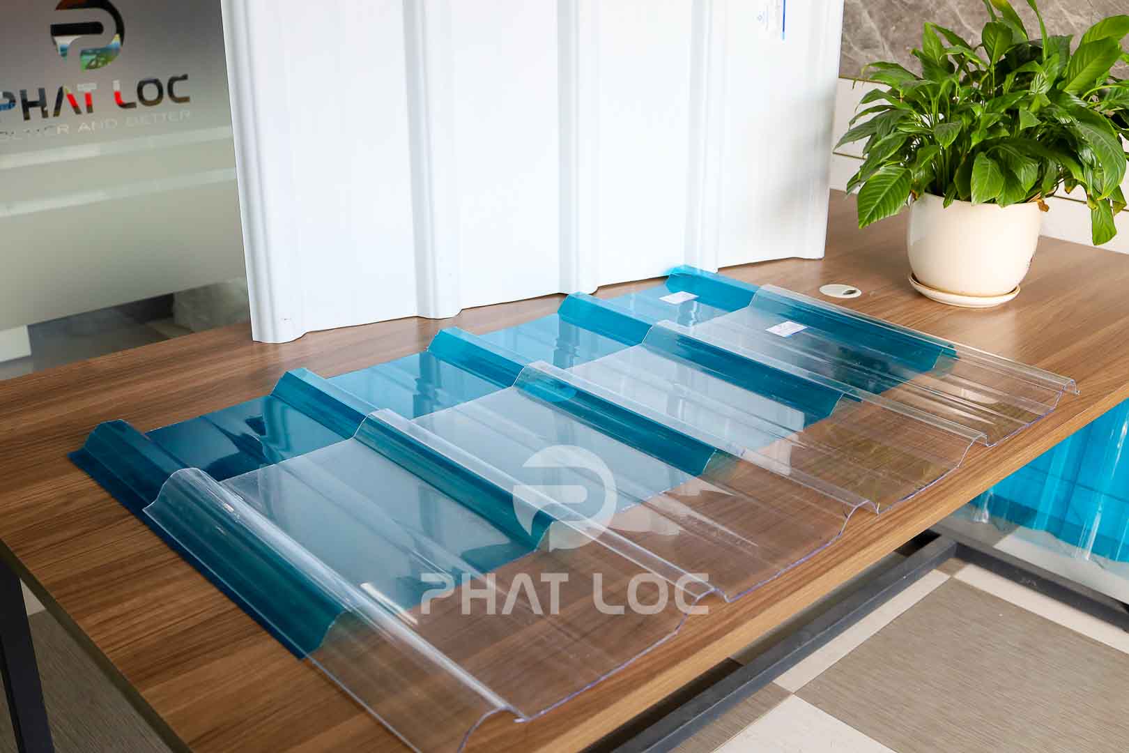 Tấm Nhựa Lấy Sáng Polycarbonate 9 Sóng - NEWLIGHT 3 Tấm lấy sáng 5 sóng Newlight
