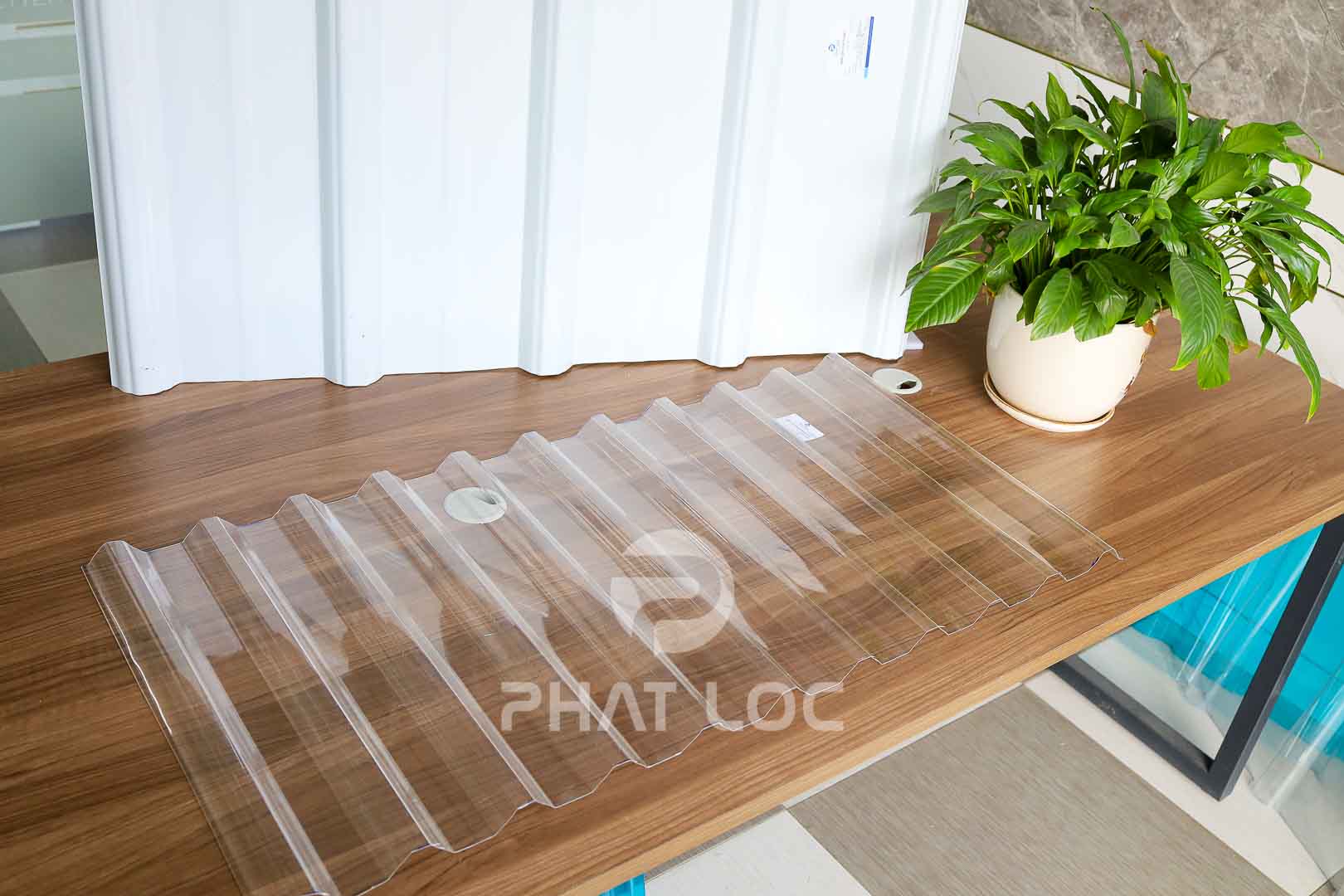 Tấm Nhựa Lấy Sáng Polycarbonate 9 Sóng - NEWLIGHT 24 Tấm lấy sáng 9 Sóng Newlight
