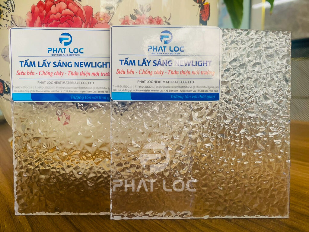 Báo Giá Tấm Nhựa Lấy Sáng Tại Hà Nội: Vật Liệu, Vận Chuyển, Thi Công Cập Nhật Năm 2025 4 Tấm nhựa lấy sáng sần