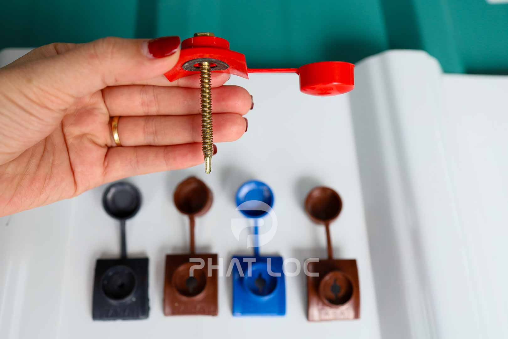 Nắp Chụp Vít Ngói Nhựa, Chống Ăn Mòn – Phụ Kiện Ngói Nhựa PVC/ASA Eurolines 3 Nắp chụp vít ngói nhựa - Phụ kiện ngói nhựa Eurolines