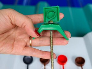 Ke Chống Bão Tôn Nhựa - Phụ Kiện Tôn Nhựa PVC/ASA Eurolines 5 Ke chống báo - Vít tôn nhựa Eurolines