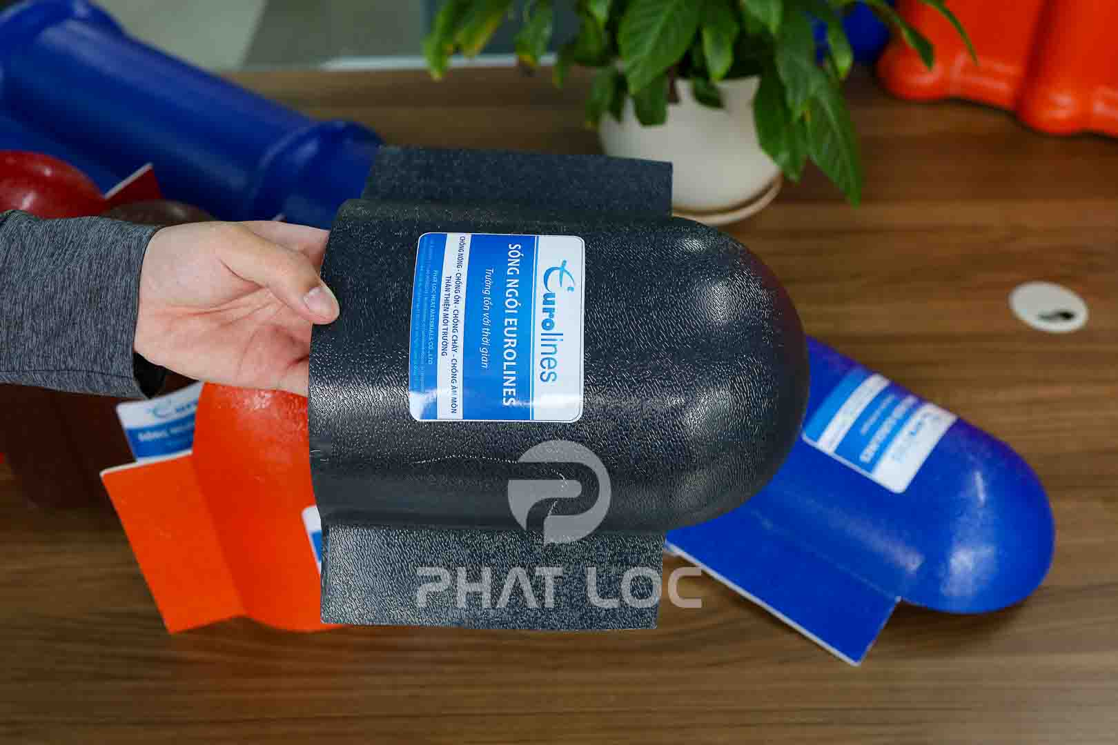Tấm Úp Đuôi Ngói Nhựa - Phụ Kiện Ngói Nhựa PVC/ASA Eurolines 6 Tấm úp đuôi mái ngói nhựa – Phụ kiện nhựa giả ngói Eurolines