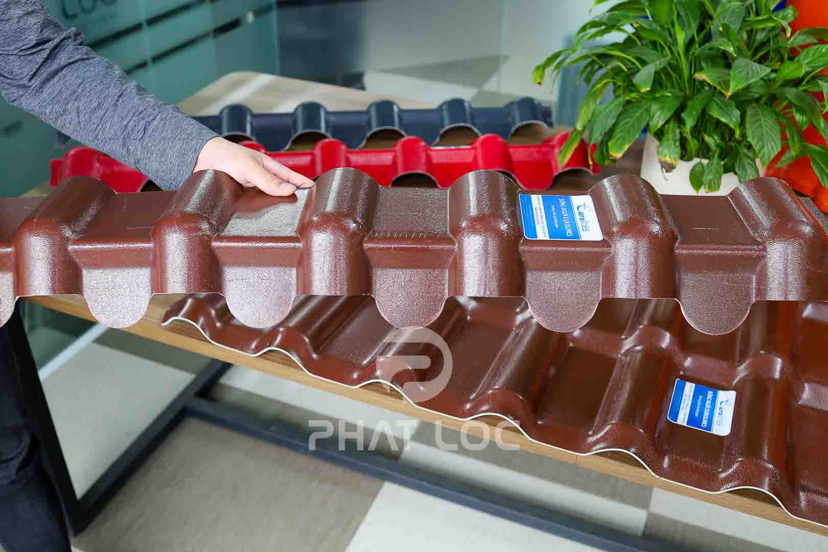 Tấm Diềm Hiên Mái Ngói Nhựa - Phụ Kiện Ngói Nhựa PVC/ASA Eurolines 6 Tấm diềm hiên mái ngói nhựa - Phụ kiện tôn nhựa giả ngói Eurolines