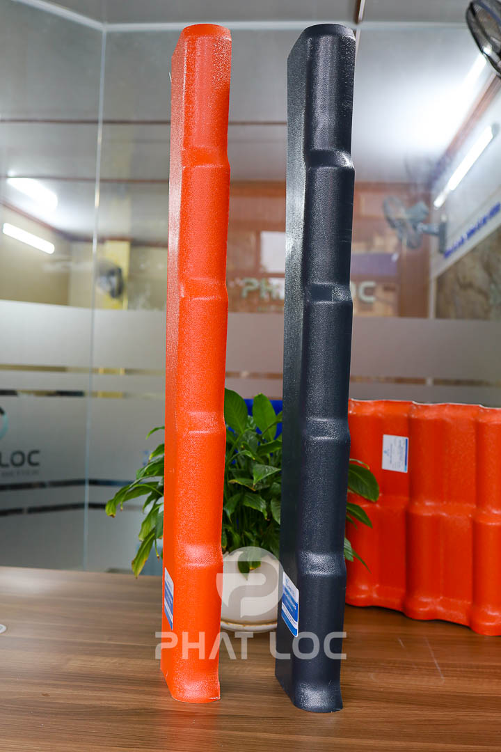 Tấm Úp Viền Ngói Nhựa - Phụ Kiện Ngói Nhựa PVC/ASA Eurolines 4 Tấm úp Viền mái trái/phải ngói nhựa - Phụ kiện tôn nhựa giả ngói Eurolines