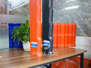 Tấm Úp Viền Ngói Nhựa - Phụ Kiện Ngói Nhựa PVC/ASA Eurolines 10 Tấm úp Viền mái trái/phải ngói nhựa - Phụ kiện tôn nhựa giả ngói Eurolines