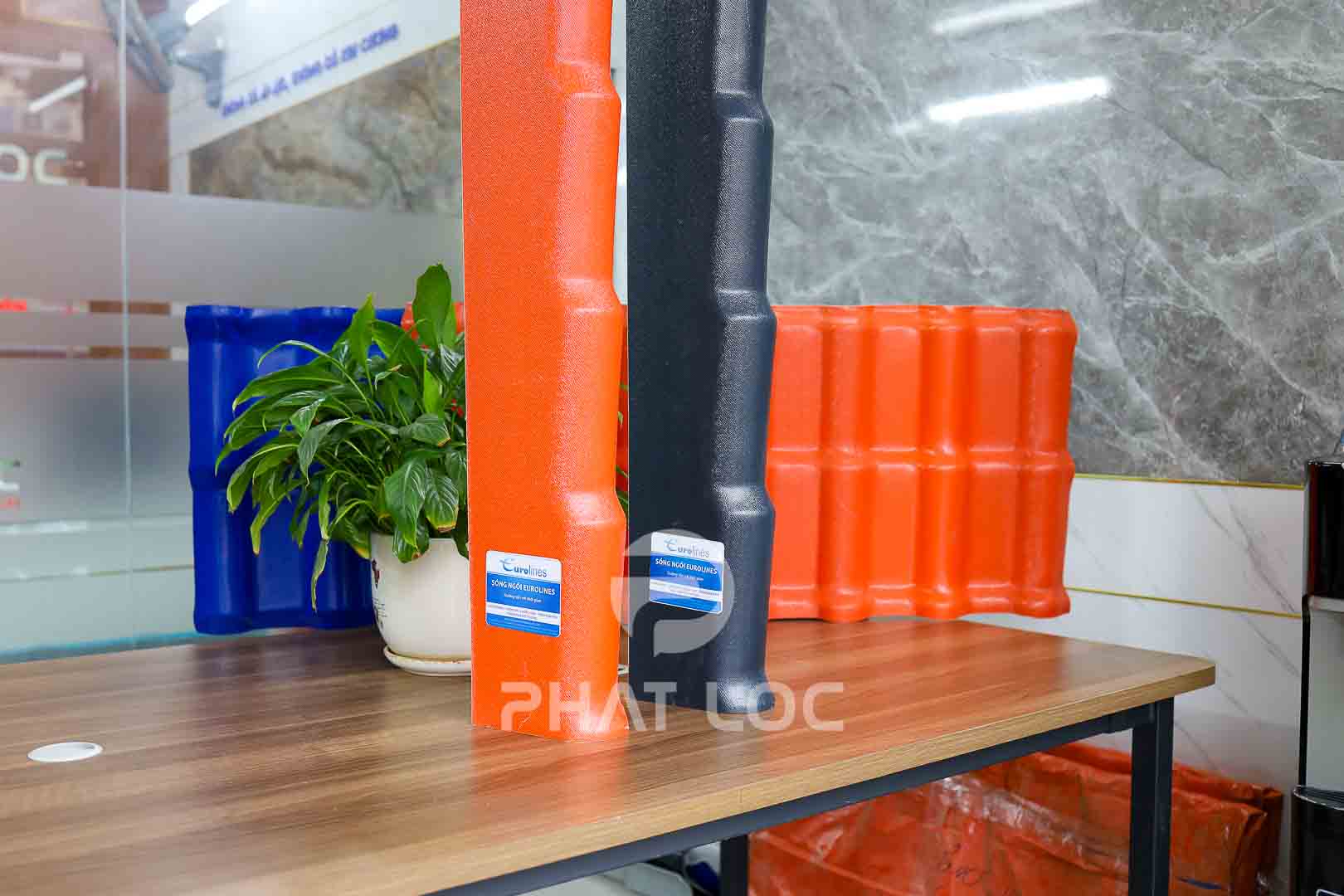 Tấm Úp Viền Ngói Nhựa - Phụ Kiện Ngói Nhựa PVC/ASA Eurolines 3 Tấm úp Viền mái trái/phải ngói nhựa - Phụ kiện tôn nhựa giả ngói Eurolines