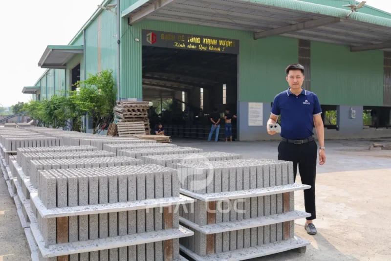 Pallet Nhựa PP Phát Lộc | Siêu Nhẹ, Siêu Dai, Tiết Kiệm Chi Phí Sản Xuất Gạch Không Nung 18 Phát Lộc - Đơn vị sản xuất và cung cấp Pallet nhựa PP chất lượng và uy tín trên thị trường