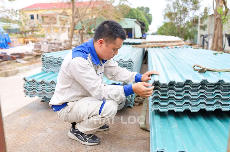 Danh Sách 3 Địa Chỉ Mua Tôn Nhựa Chất Lượng Cao, Uy Tín, Giá Cả Minh Bạch, Bảo Hành Rõ Ràng 4 Một số kinh nghiệm khi mua và sử dụng Tôn nhựa