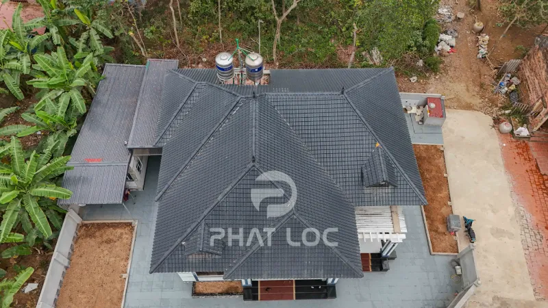 Tấm Lợp Mái Bằng Nhựa Có Giúp Tiết Kiệm Điện Không? Phân Tích Dưới Góc Nhìn Kỹ Thuật 4 Mái nhà ảnh hưởng thế nào đến hóa đơn tiền điện?