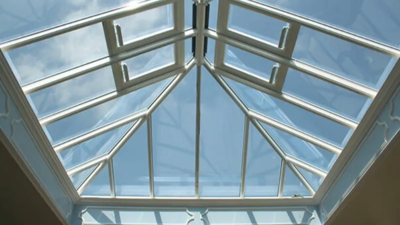 Mái Nhựa Che Nắng Polycarbonate Có Dễ Bị Ố Vàng Không? Câu Trả Lời Từ Chuyên Gia Thi Công 5 Lợi ích khi sử dụng mái nhựa che nắng Polycarbonate
