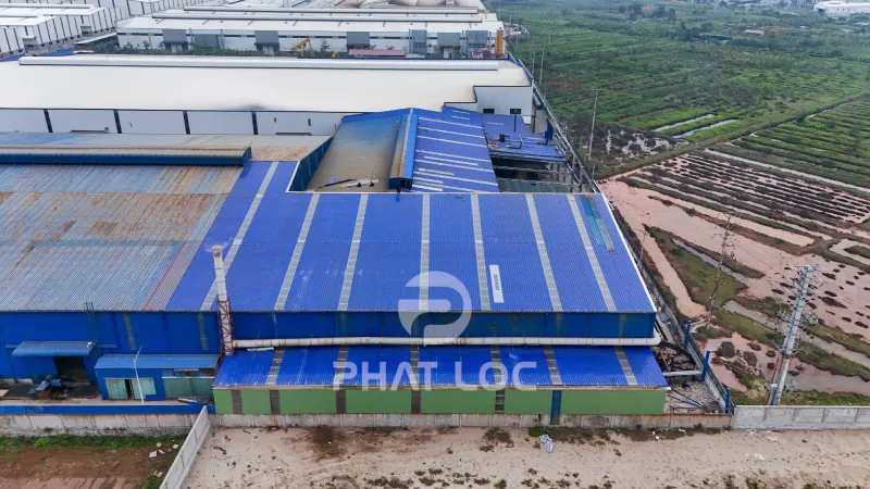 Tấm Lợp Nhựa Giá Rẻ Bao Tiền 1m2? Bảng Báo Giá Mới Nhất 2025 9 Công nghiệp (Nhà xưởng, kho hàng)