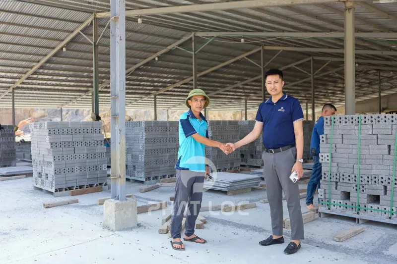Nhà Máy Sản Xuất Pallet Nhựa Ép Gạch Không Nung PVC/PP Phát Lộc - Đa Dạng Mẫu Mã, Giá Gốc Từ Xưởng, Bảo Hành 1 Đổi 1, Giao Hàng Toàn Quốc 9 Tại sao nên chọn Phát Lộc làm đối tác sản xuất Pallet nhựa ép gạch?