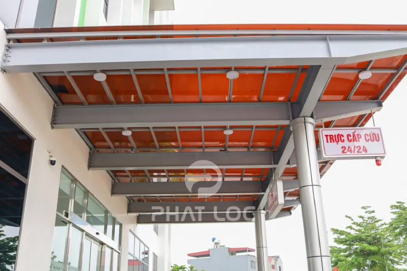 Tấm Lợp Thông Minh Loại Nào Tốt? Top 5+ Sản Phẩm Được Tin Dùng Năm 2025 9 Đặc ruột – Bền, chịu lực tốt, mái xưởng
