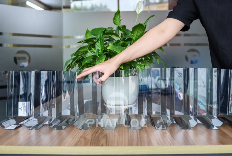 Cách chọn tấm nhựa lấy sáng Polycarbonate sóng phù hợp cho từng công trình